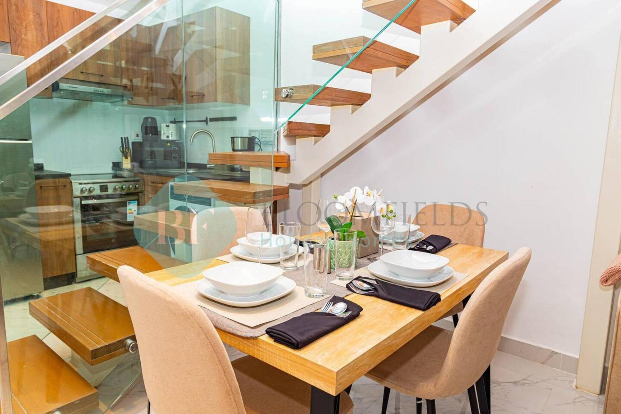 Apartment Bloomfields 2br Duplex View Oasis Masdar Abu Dhabi